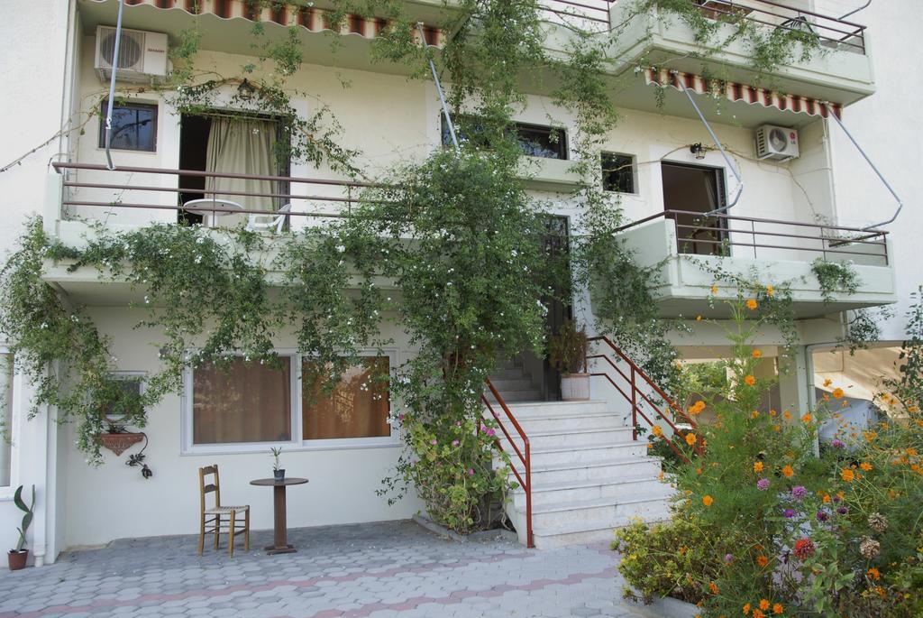 Apartamento 'Αγριοι Λιμένες Iria Exterior foto